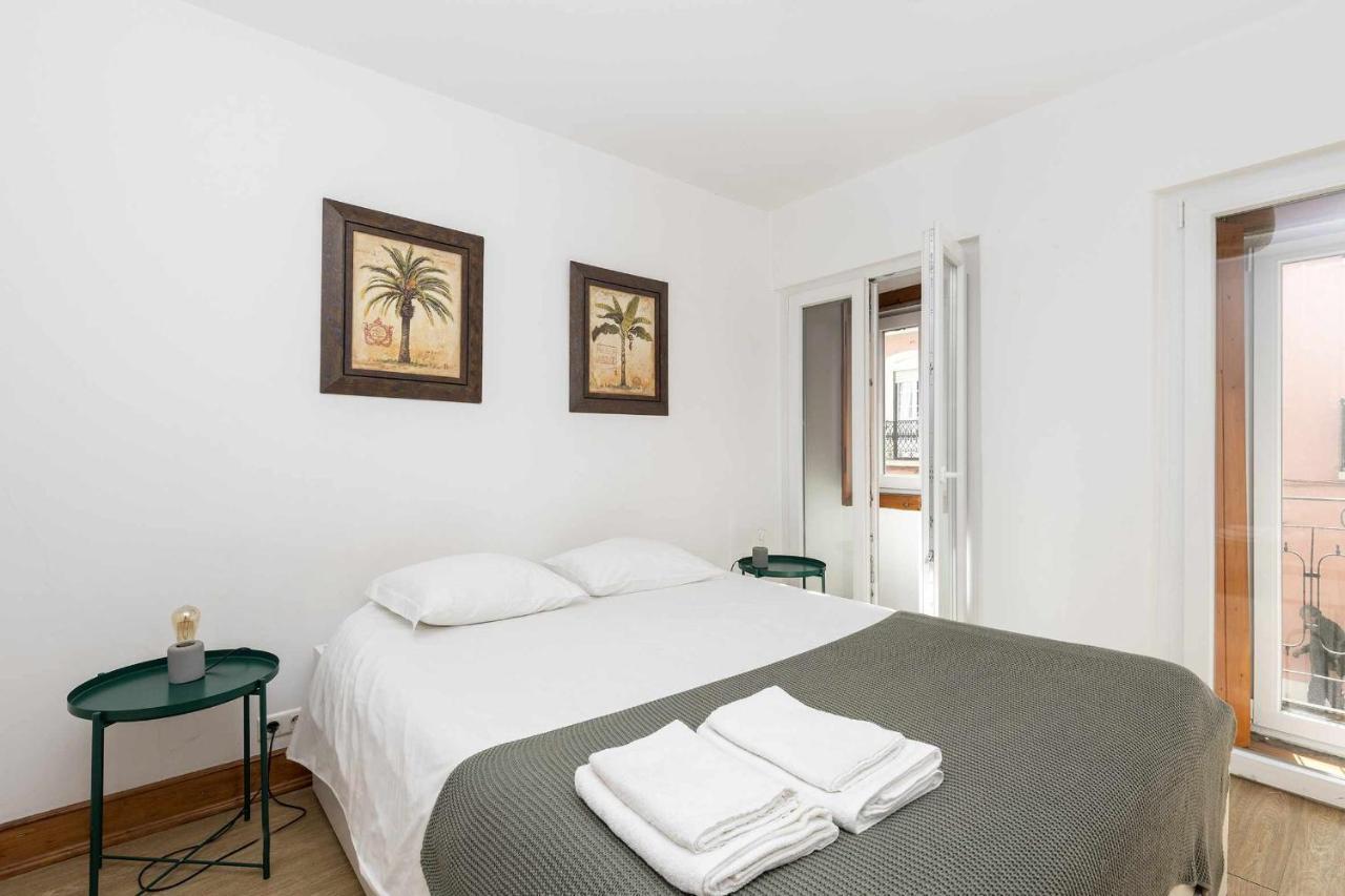Typical Portuguese Apartment In Sao Bento Lisboa Extérieur photo