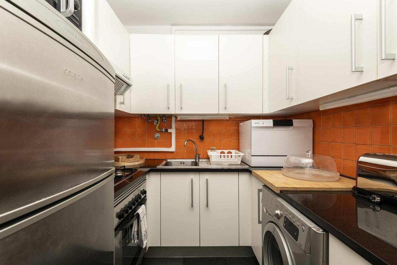 Typical Portuguese Apartment In Sao Bento Lisboa Extérieur photo